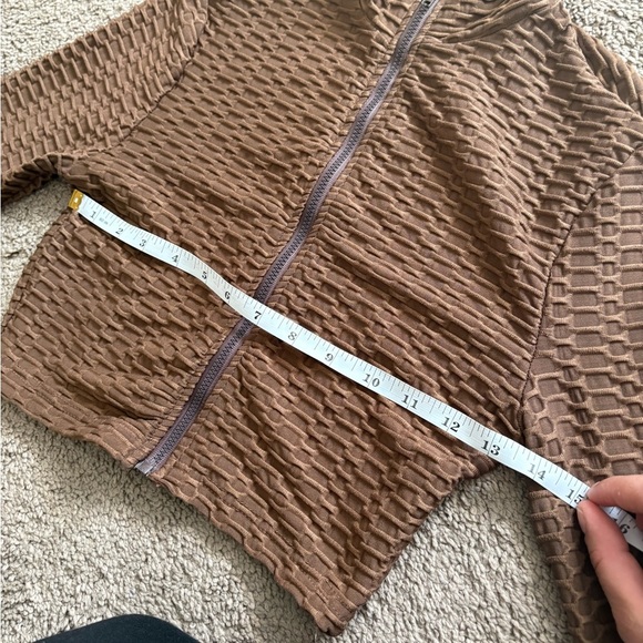 SHEIN Plaid Cropped Workout Top ONLY S color Brown long sleeve yoga Top - Picture 4 of 6